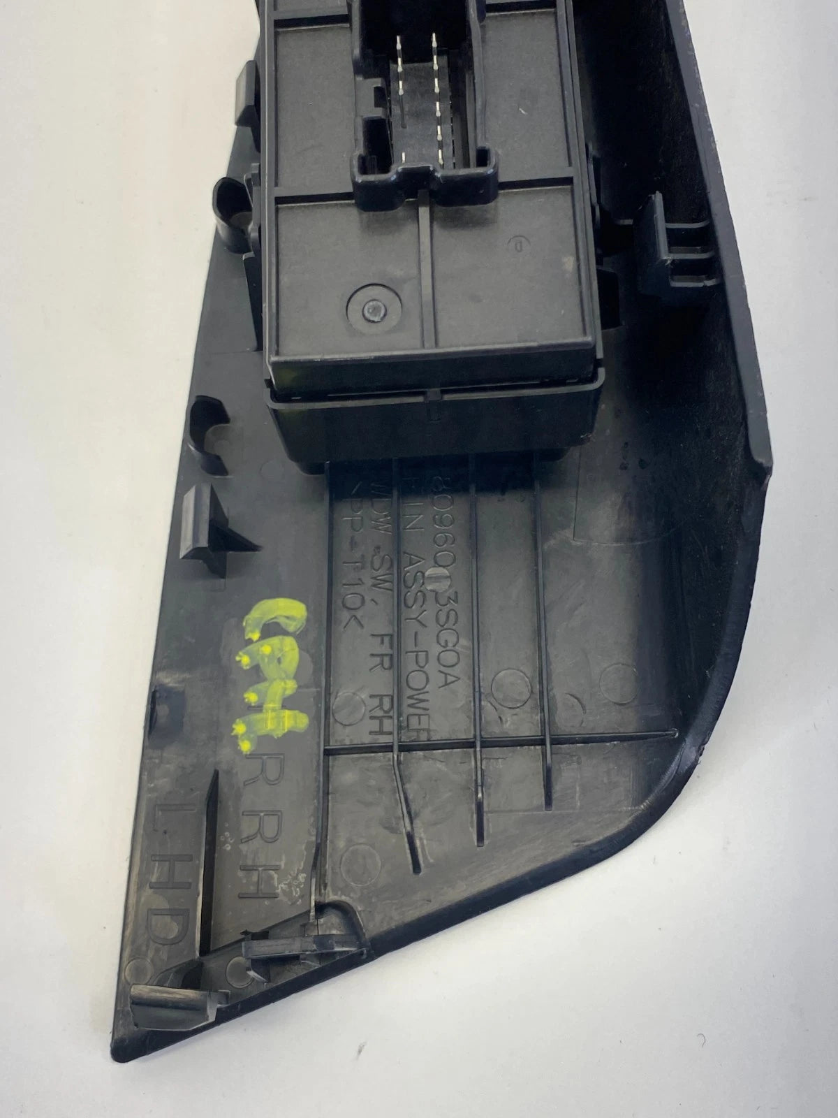 2013-2019 NISSAN SENTRA FRONT RIGHT DOOR POWER WINDOW SWITCH OEM 25411-1KA5A