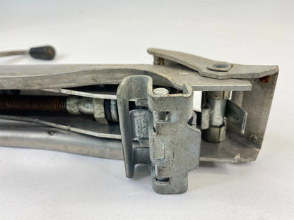 1998-2004 AUDI A6 98-05 VW JETTA EMERGENCY SPARE TIRE FLOOR JACK 8L0-011-031-A