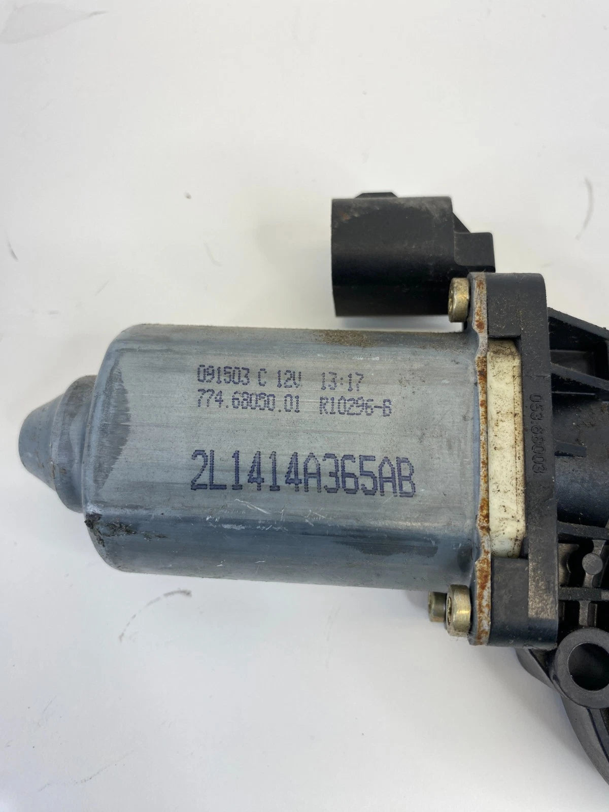 2003-2006 LINCOLN NAVIGATOR FRONT RIGHT DOOR POWER WINDOW MOTOR 2L1414A365AB OEM