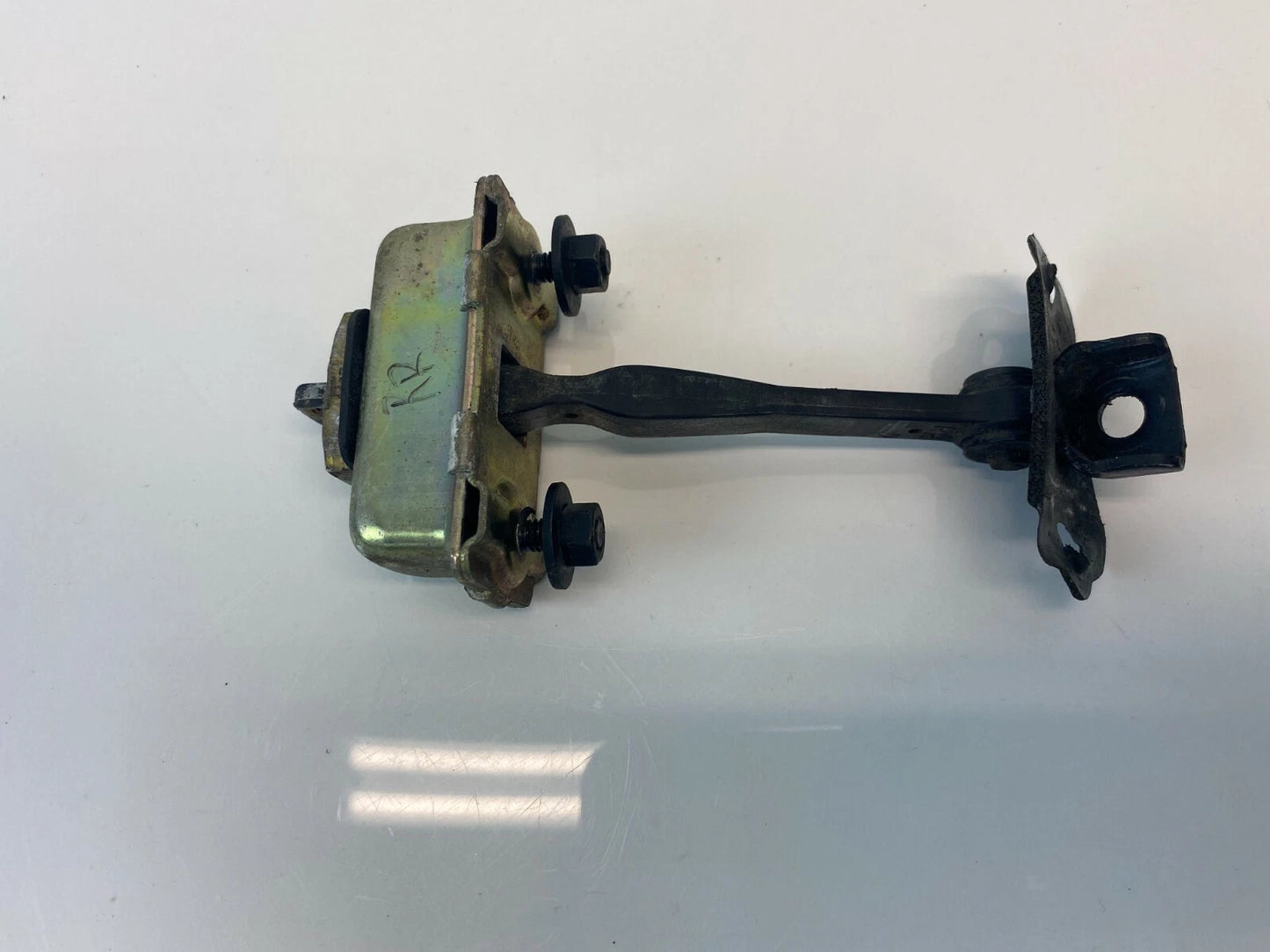 2003-2007 CADILLAC CTS REAR RIGHT DOOR CHECK STOPPER SUPPORT HINGE DETENT