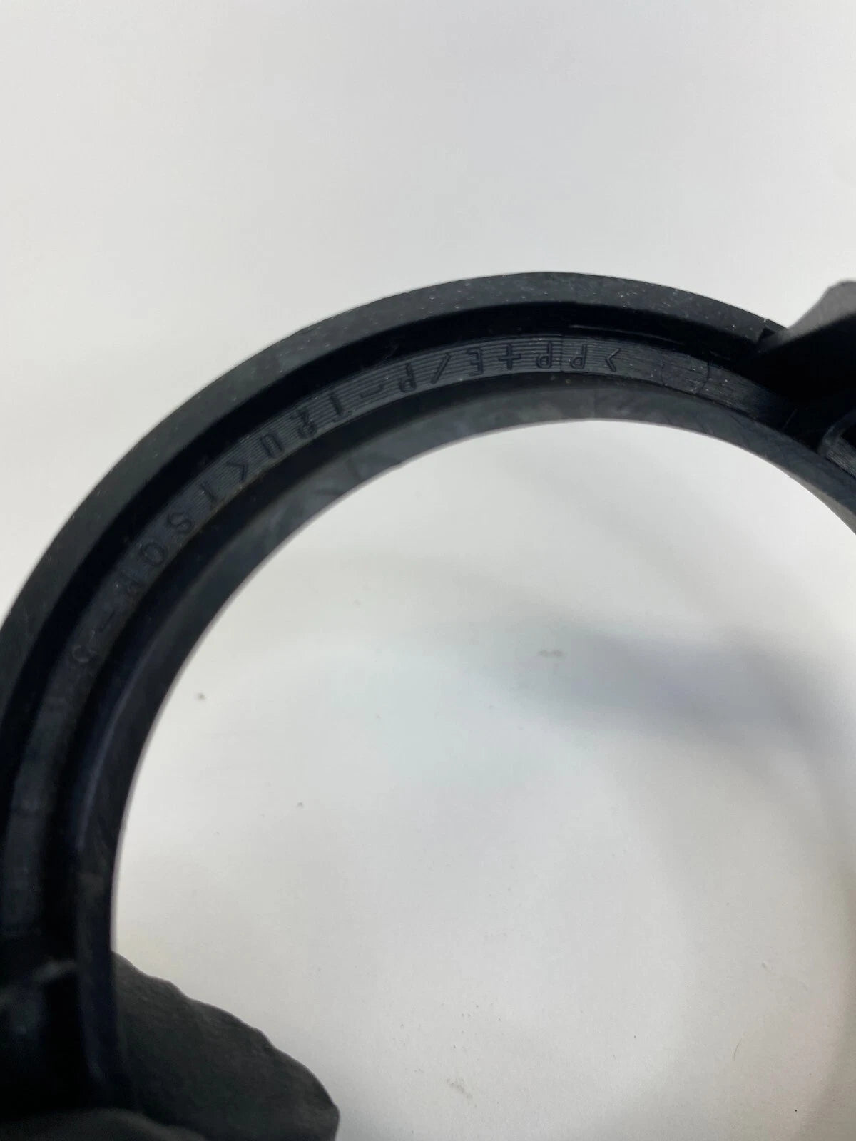 01-05 TOYOTA RAV4 CENTER AIR VENT INSTRUMENT PANEL BEZEL GRILLE 55661-42010 OEM