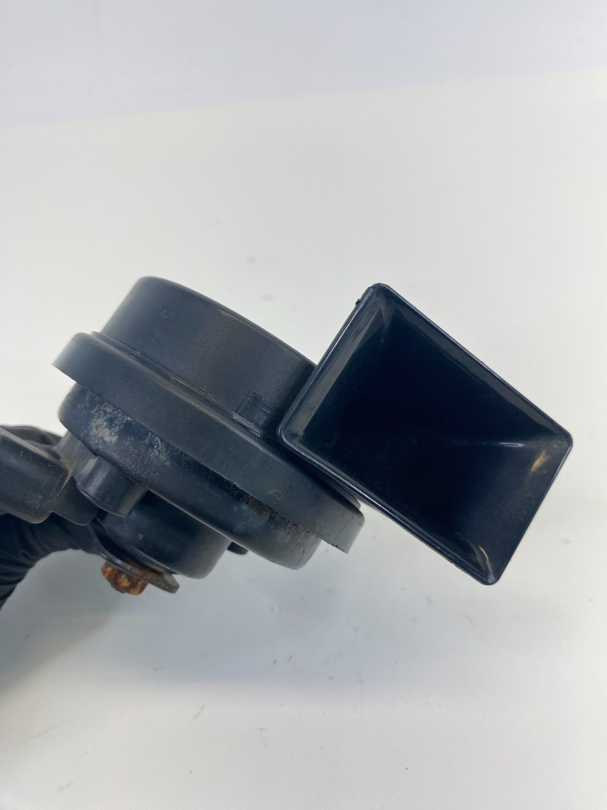 10-17 Chevy Equinox 08-17 Enclave Low Note Horn Pitch Tone Alarm Signal E4000099