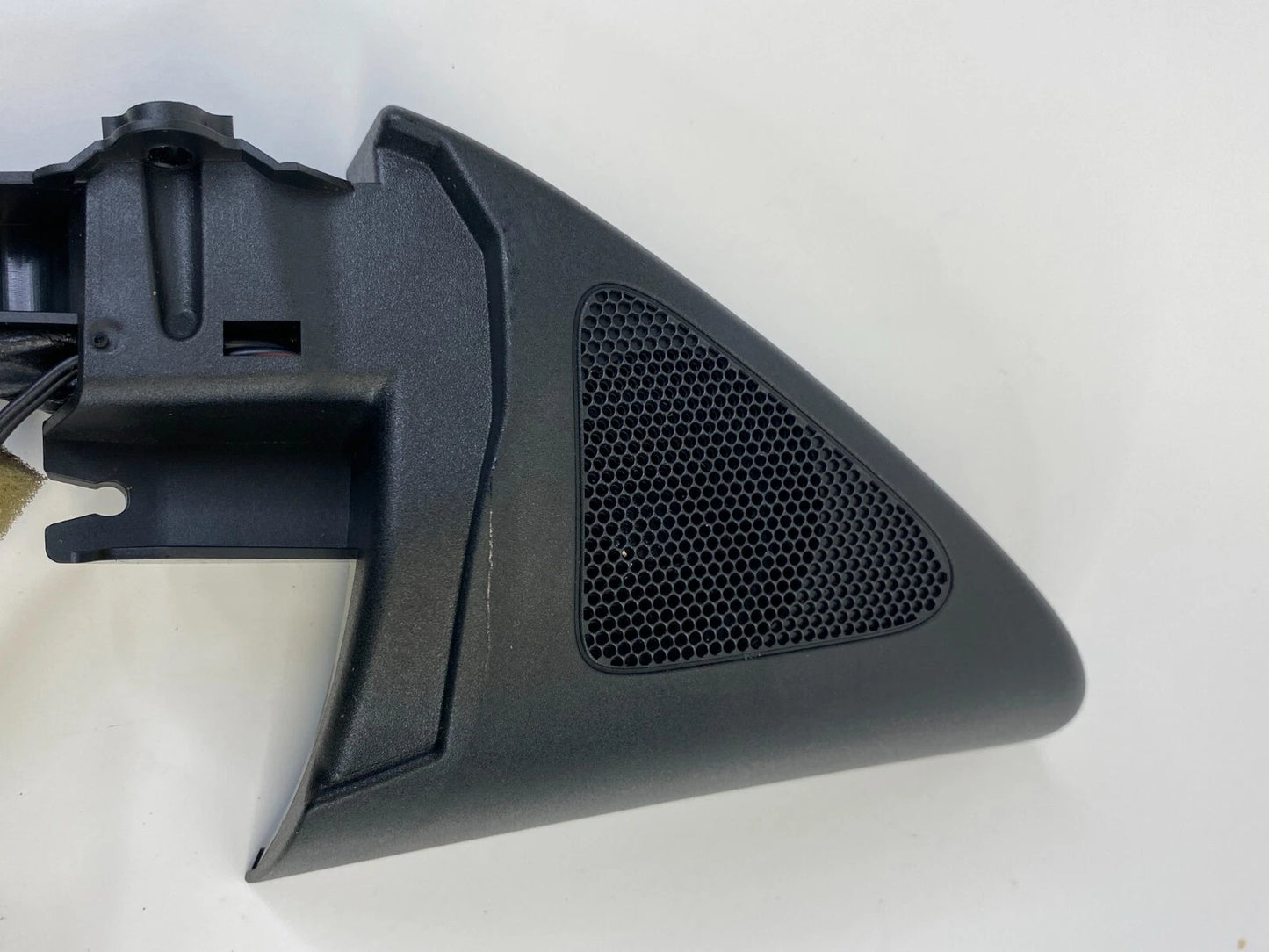 2009-2012 VW CC FRONT RIGHT PASSENGER DOOR SPEAKER TWEETER COVER TRIM OEM