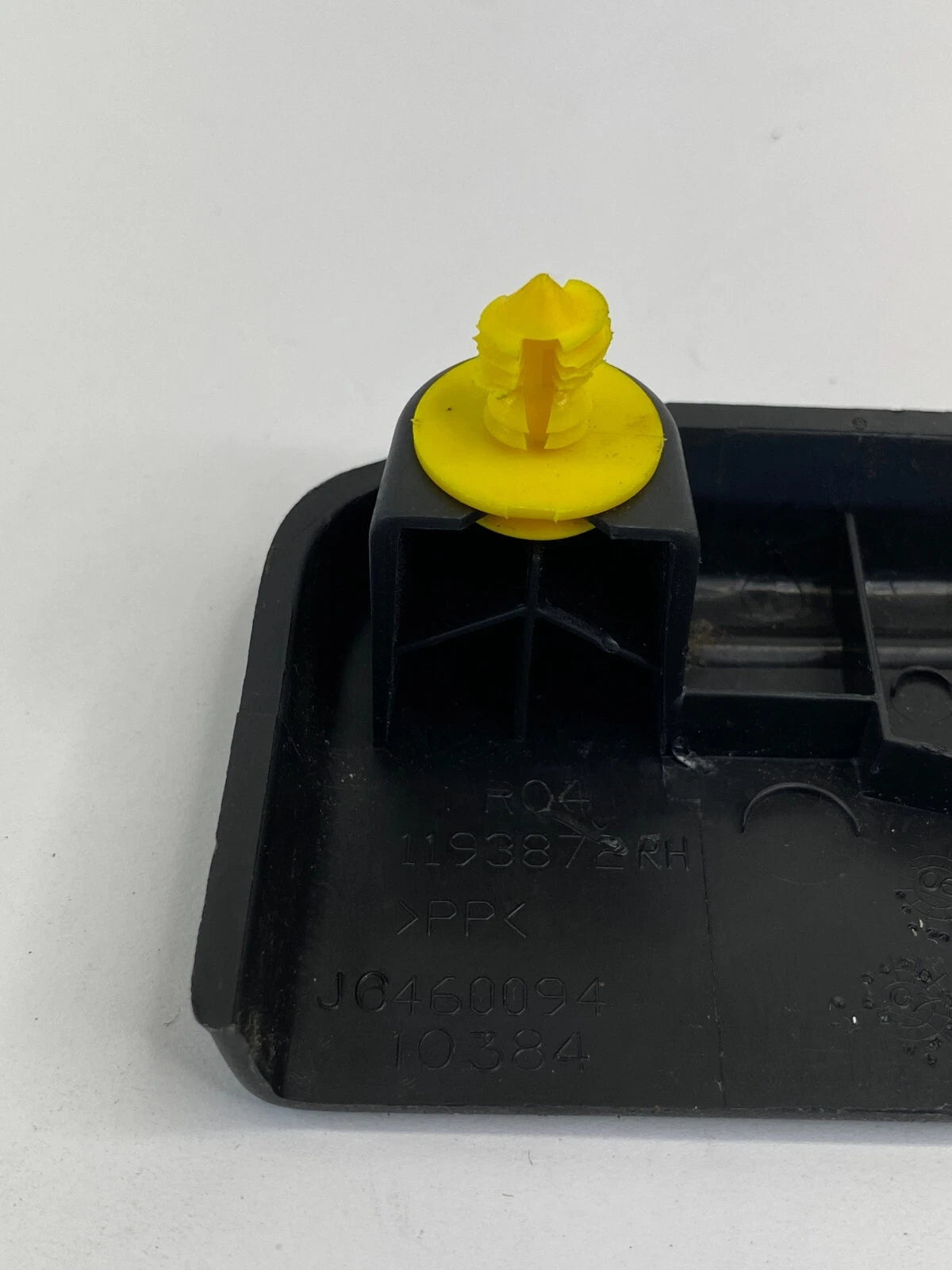 09-12 CHEVROLET TRAVERSE RIGHT SIDE SEAT TRACK BOLT COVER END CAP TRIM 1193872