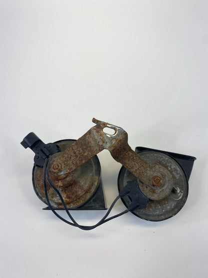 2010 2011 2012 CADILLAC SRX DUAL NOTE HORN HIGH & LOW NOTE SET E3-0055306 OEM