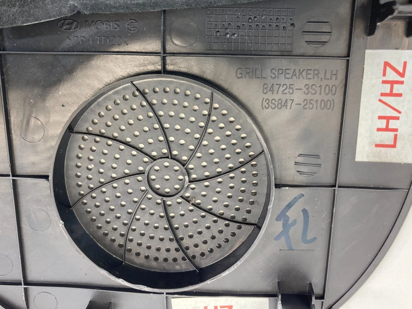 2011-2014 HYUNDAI SONATA DASH LEFT SIDE SPEAKER COVER TRIM BEZEL 84725-3S100 OEM