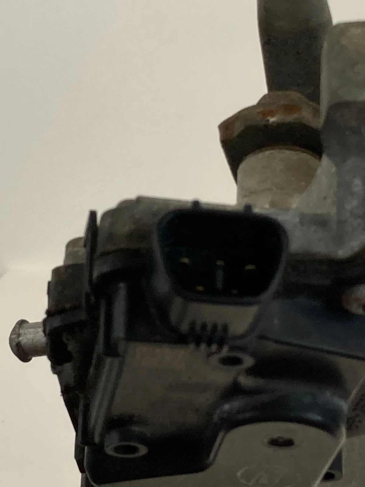 2006-2010 DODGE CHARGER FRONT WINDSHIELD WIPER MOTOR W/ REGULATOR 04805711AB OEM