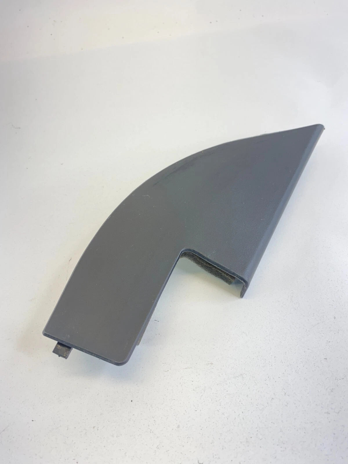 2006-2012 KIA SEDONA FRONT RIGHT PASSENGER INTERIOR MIRROR BOLT COVER TRIM BEZEL