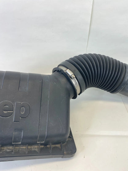 02-07 JEEP LIBERTY 3.7L AIR INTAKE DUCT & UPPER AIR FILTER HOUSING 53013727AA