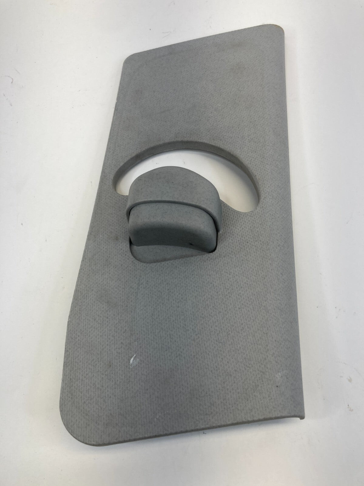 2013-2018 Hyundai Santa Fe Sport Right Side B-pillar Seat Belt Adjuter Cover OEM