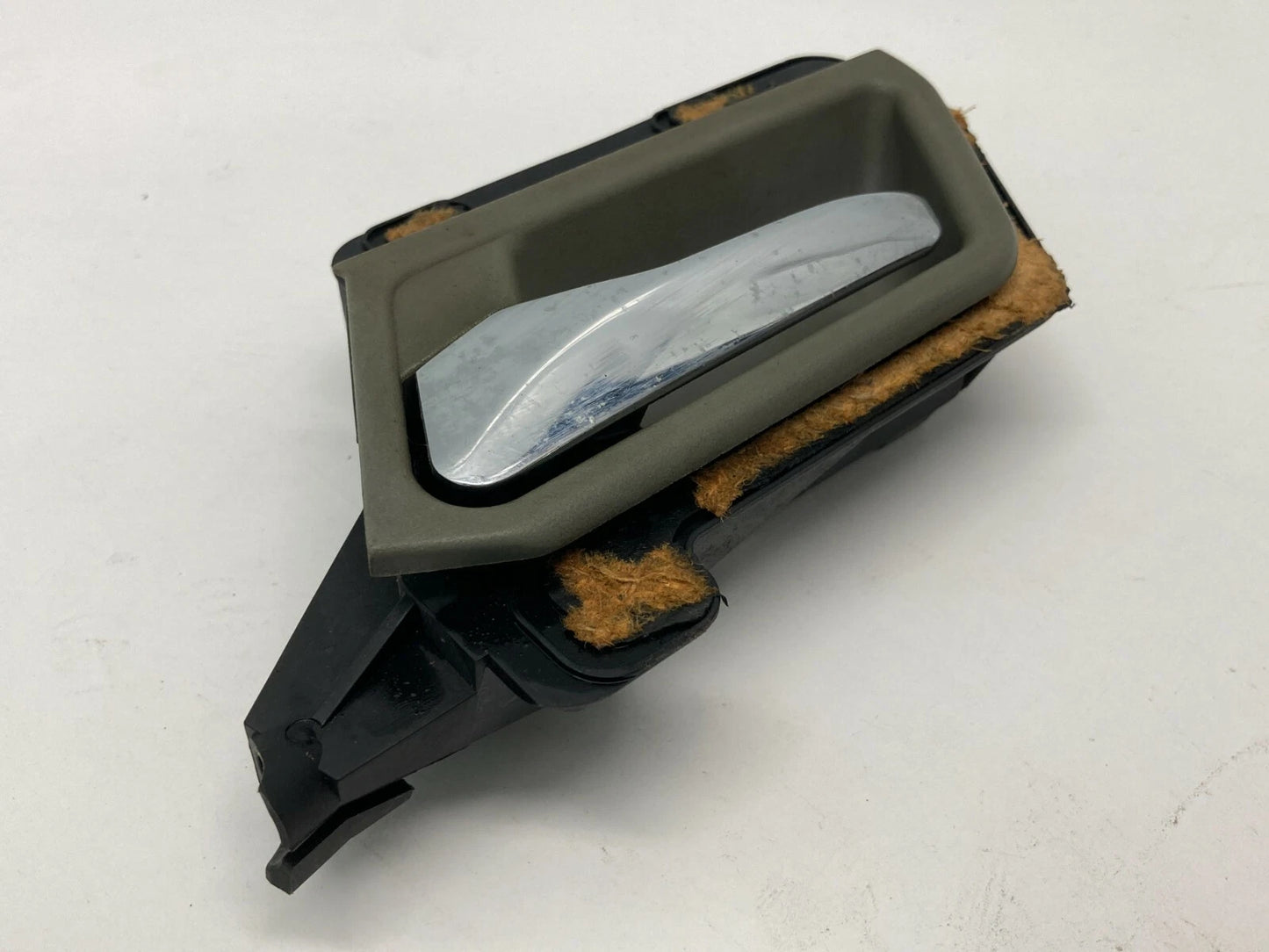 1994-1997 MERCEDES-BENZ C280 C220 FRONT LEFT INTERIOR DOOR HANDLE 2027660554