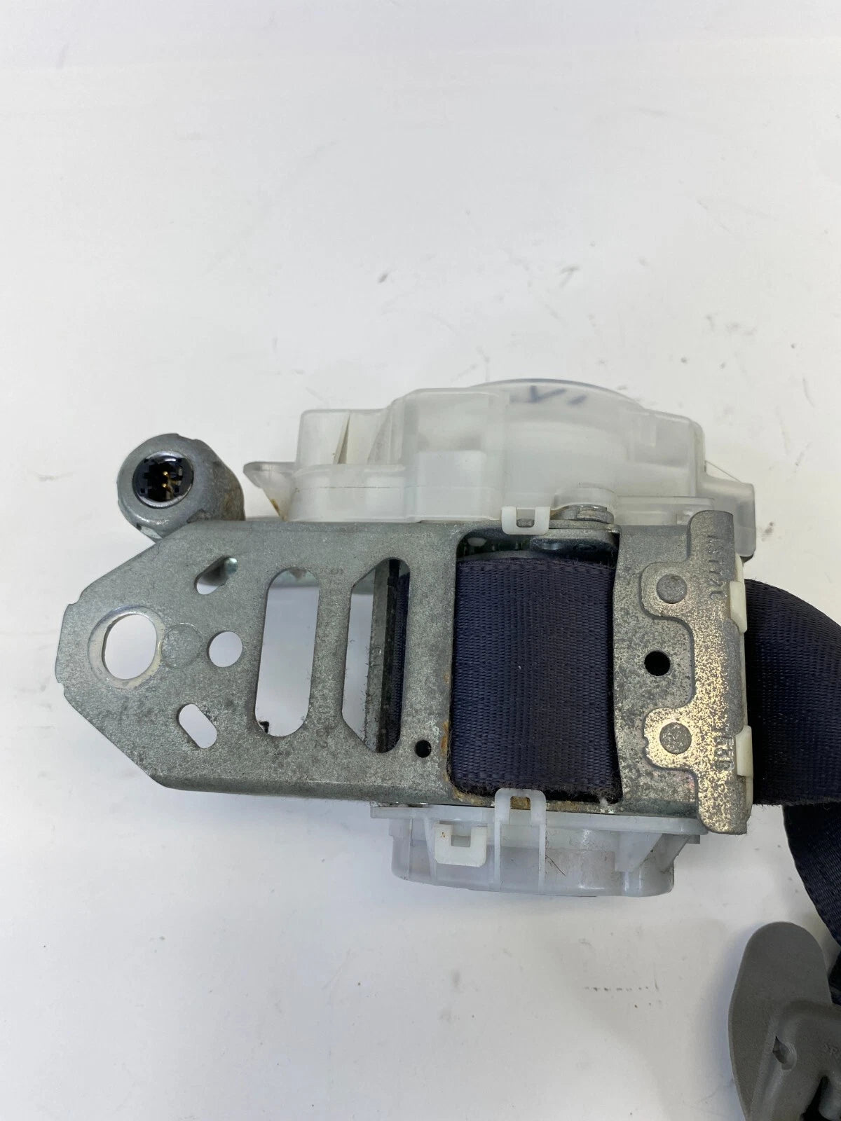 2007-2011 TOYOTA CAMRY FRONT RIGHT PASSENGER SIDE SEAT BELT RETRACTOR OEM