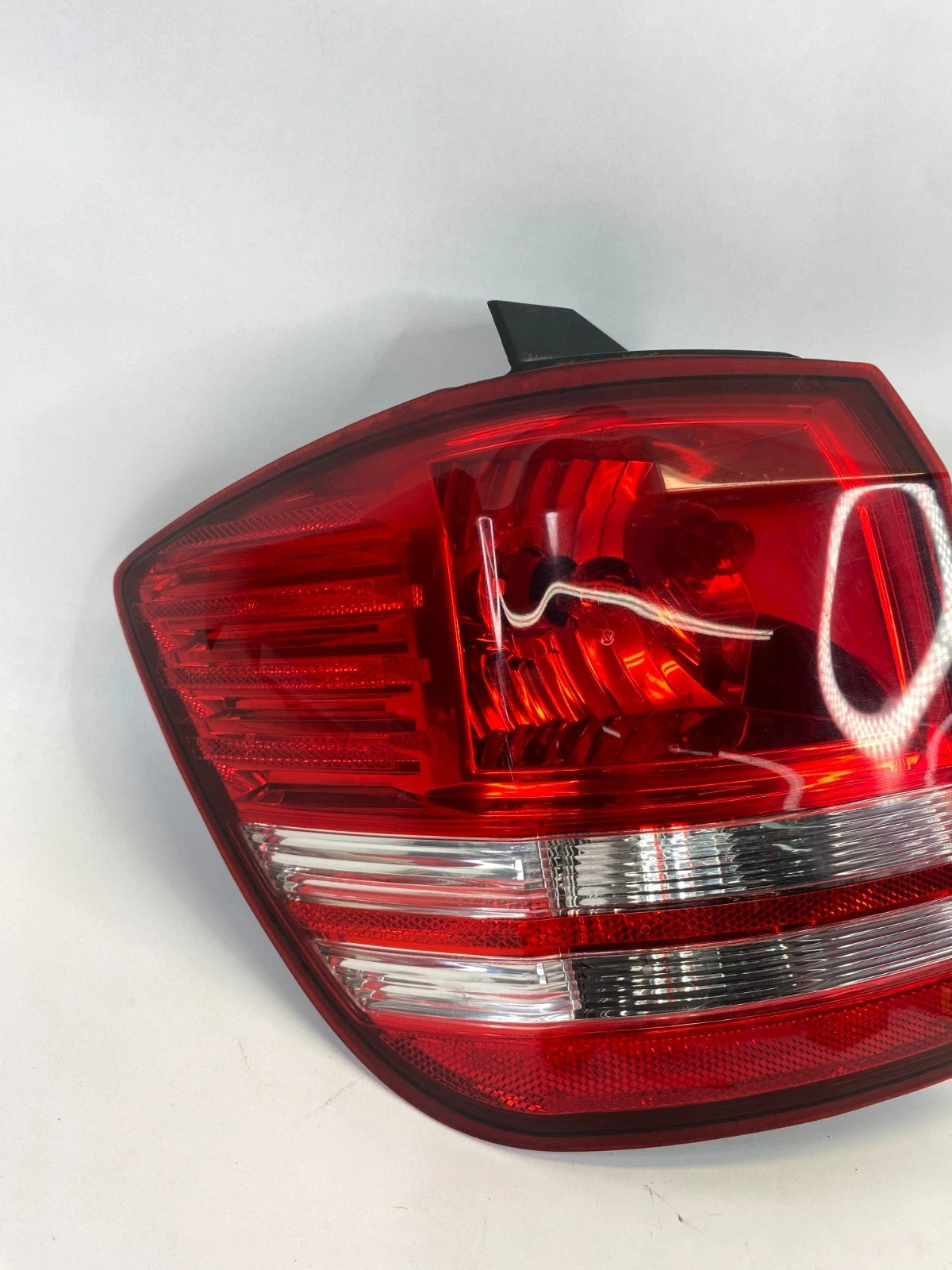 2009-2020 DODGE JOURNEY REAR LEFT OUTER QUARTER TAIL LIGHT TAILLIGHT 05067785A