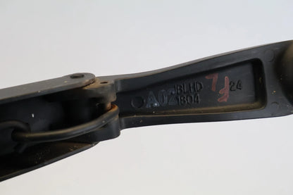 2006-2011 HYUNDAI ACCENT FRONT WINDSHIELD WIPER ARM PAIR SET OEM