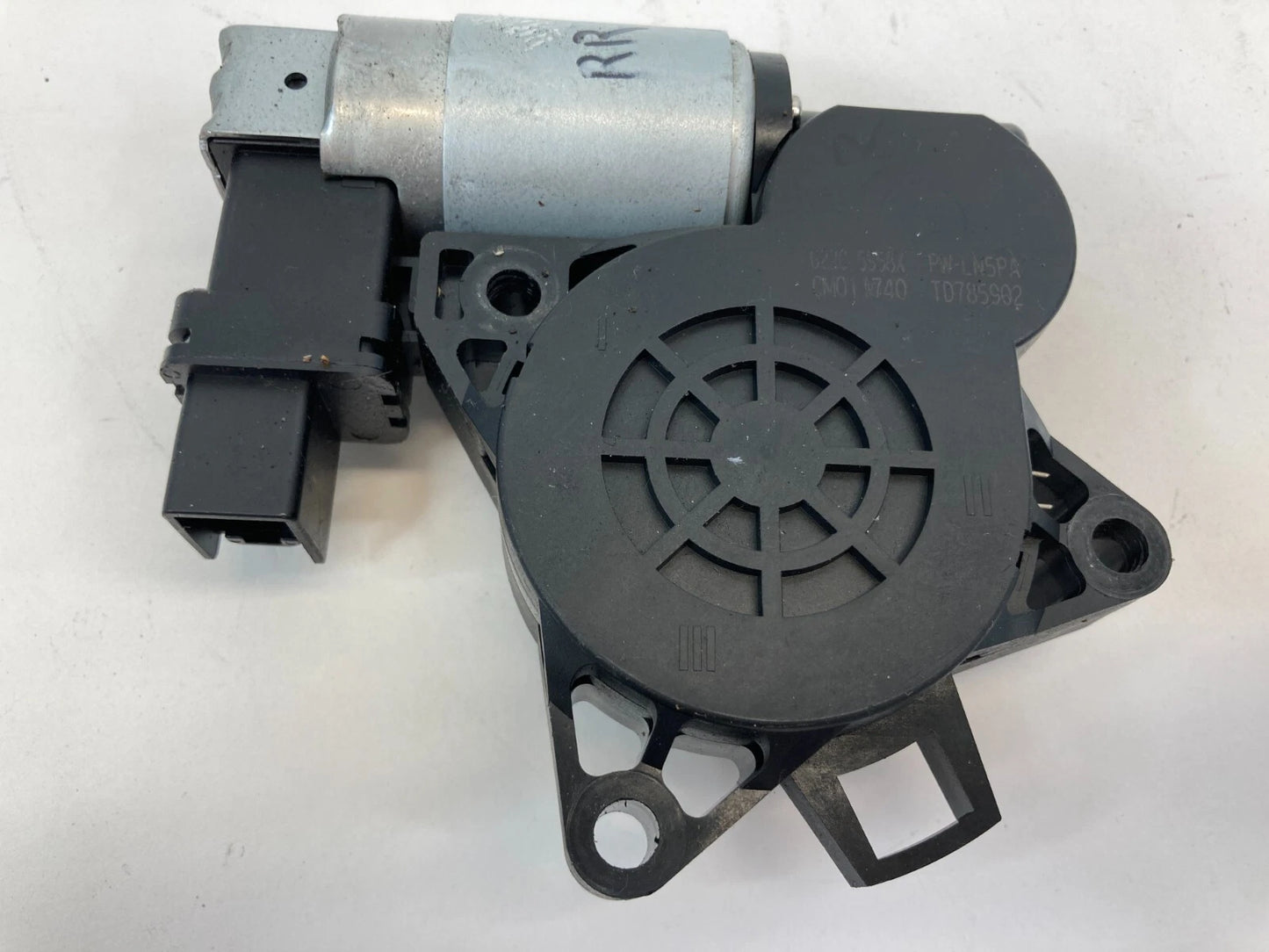 04-09 MAZDA 3 SEDAN BACK REAR RIGHT SIDE DOOR POWER WINDOW MOTOR G22C-5958X OEM