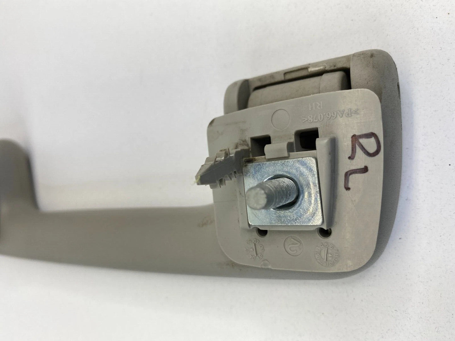 05-09 GMC ENVOY TRAILBLAZER REAR LEFT SIDE INNER ROOF GRAB GRIP HANDLE 654129907