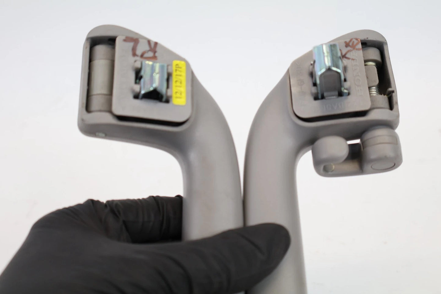 2016-2022 HONDA PILOT REAR LEFT RIGHT ROOF ASSIST GRAB HANDLE GRAY PAIR OEM
