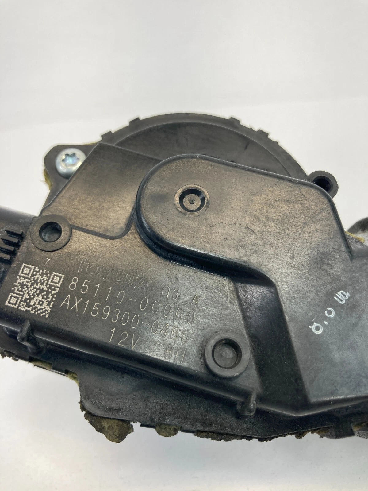 2004-2010 TOYOTA SIENNA FRONT WINDSHIELD WIPER MOTOR 85110-06060 OEM