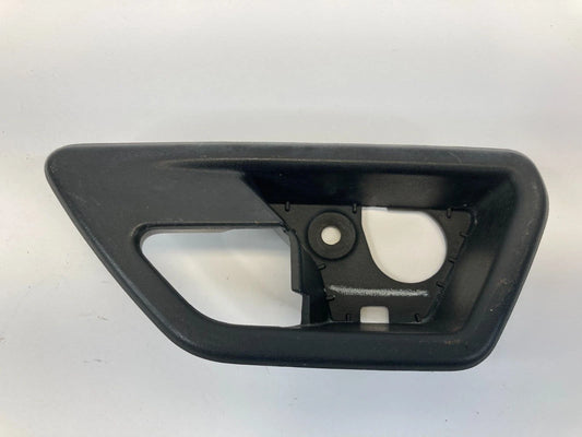 2009 2010 DODGE JOURNEY FRONT LEFT INTERIOR DOOR HANDLE BEZEL 100000257 OEM