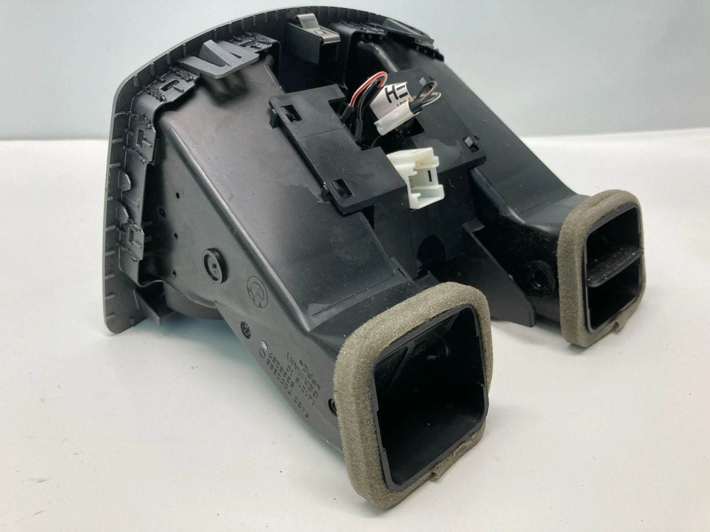 2002 2003 2004 2005 BMW 745I 745LI REAR CENTER CONSOLE A/C AIR VENT HEATER GRILL