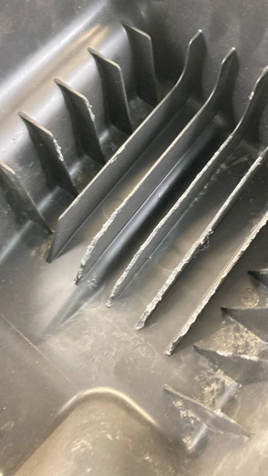 2010 2011 HONDA CR-V 2.4L AIR CLEANER FILTER BOX LOWER CASE HOUSING COVER OEM