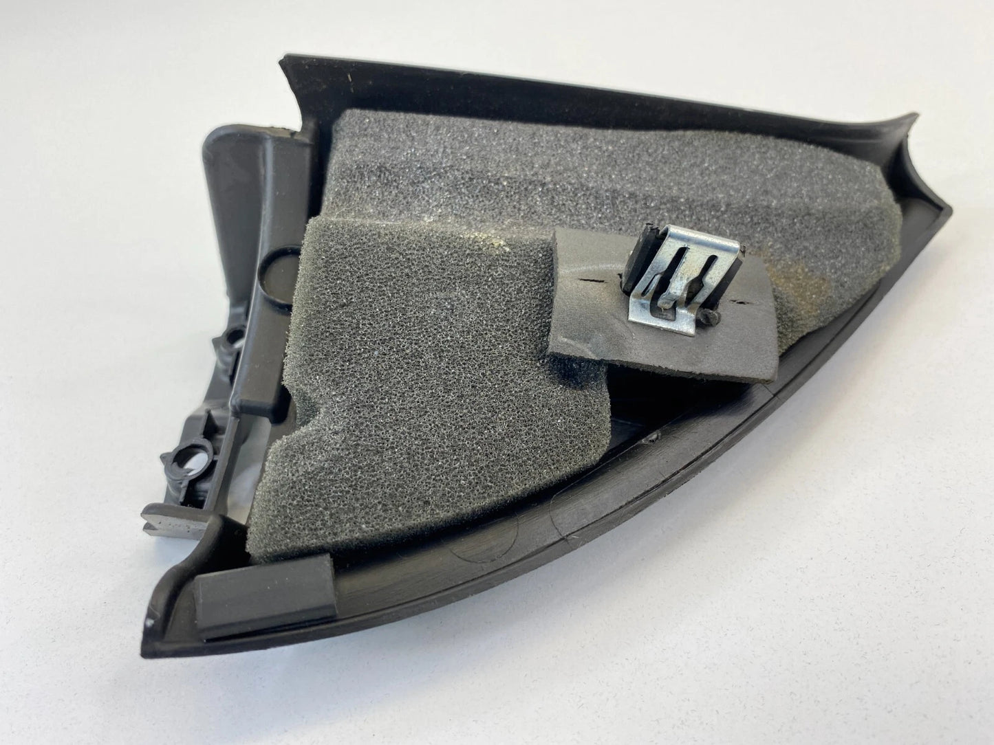 2009-2012 CHEVROLET TRAVERSE FRONT RIGHT INNER MIRROR CORNER COVER TRIM PANEL