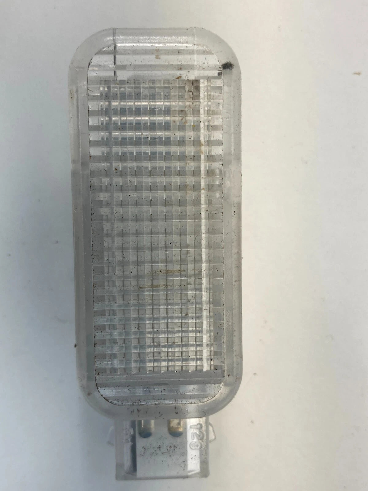 2006-2018 AUDI A6 FRONT LEFT SIDE DOOR PANEL COURTESY LAMP LIGHT 8D0-947-41 OEM