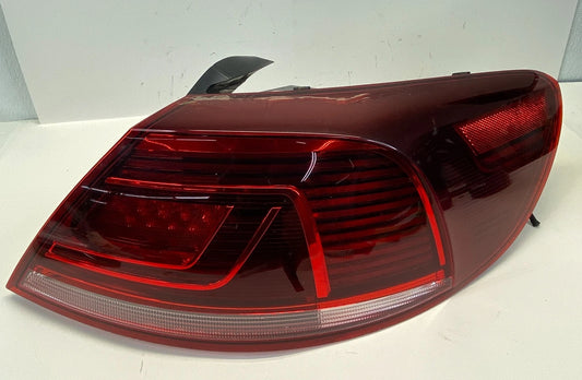 2013-2017 VW VOLKSWAGEN CC REAR RIGHT PASSENGER OUTER TAILLIGHT TAIL LIGHT LAMP