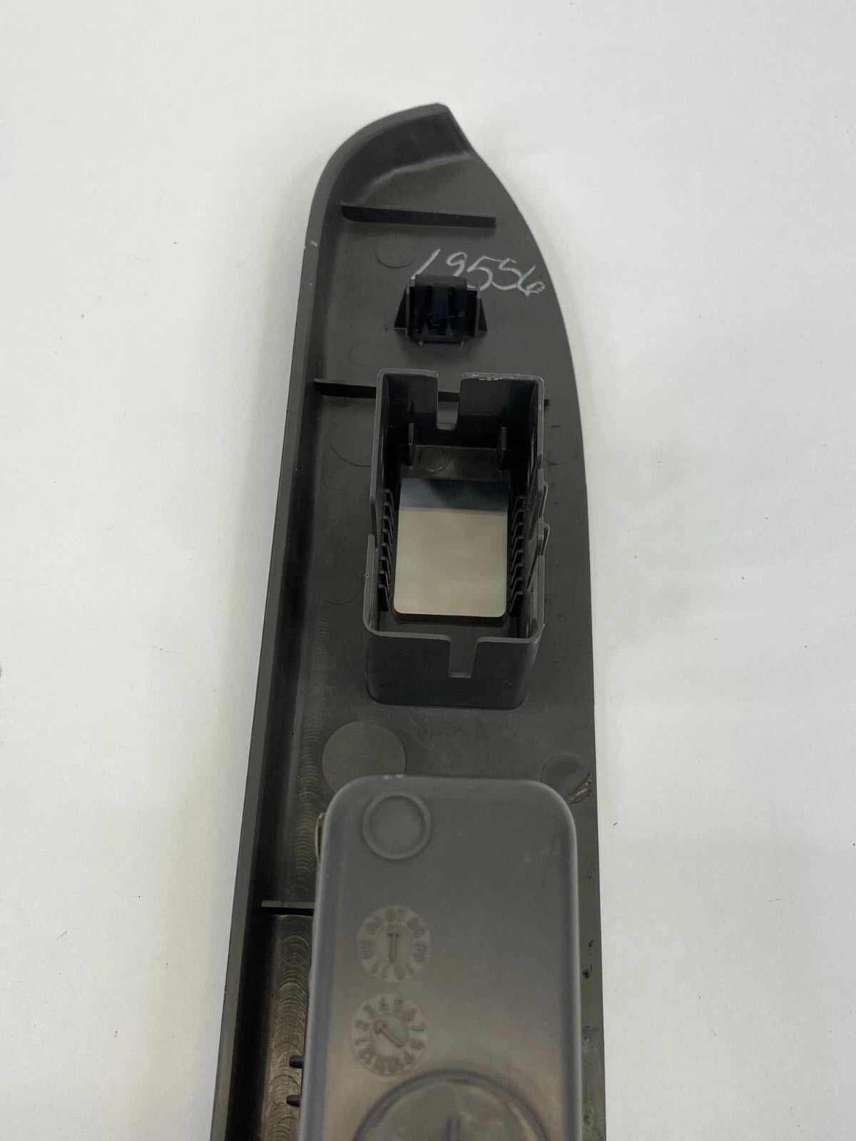 08-12 FORD ESCAPE REAR LEFT DOOR WINDOW SWITCH COVER BEZEL 8L84-78274809-AHW OEM