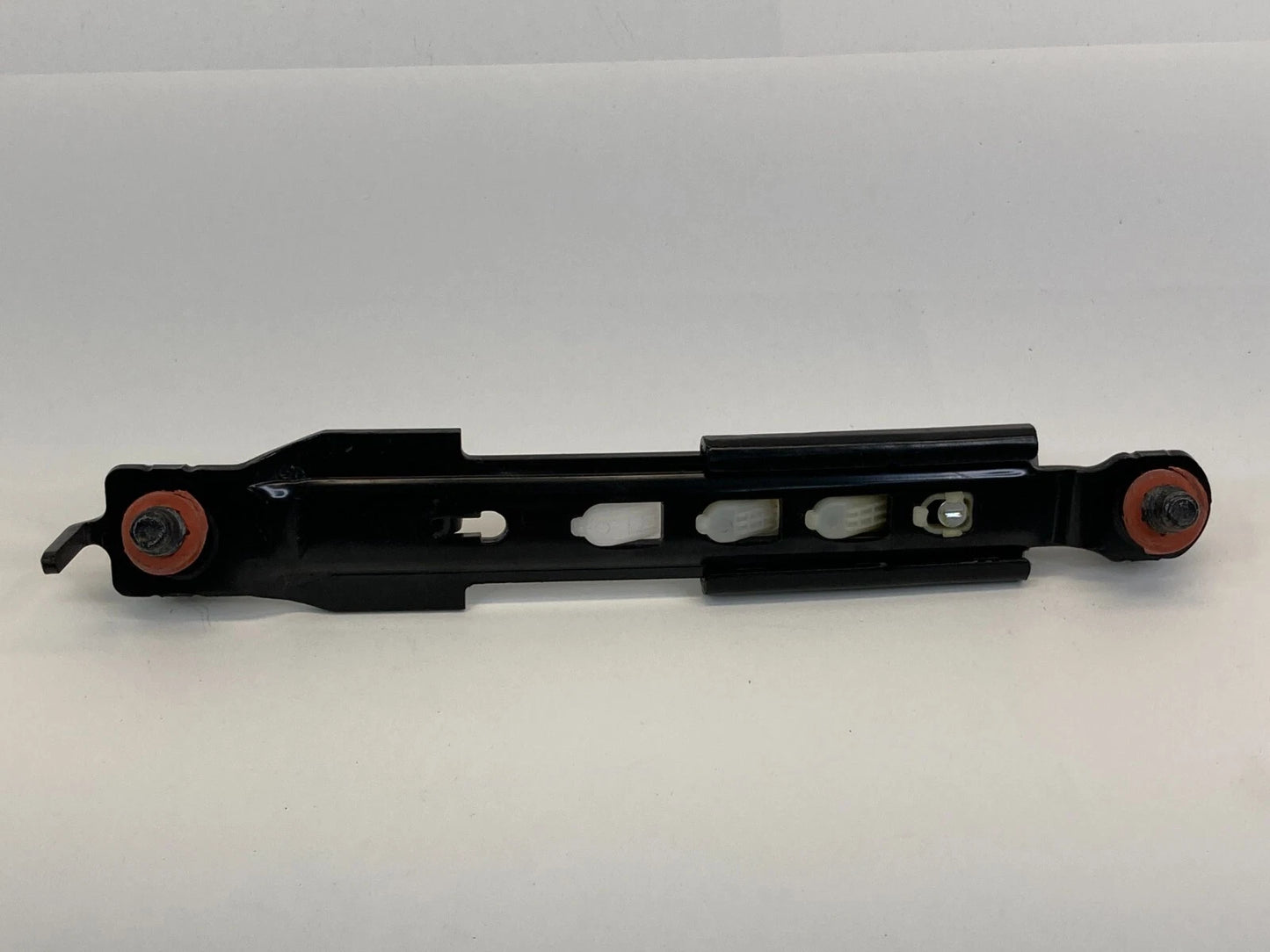 2012-2017 HYUNDAI ACCENT FRONT RIGHT PASSENGER SIDE SEAT BELT HEIGHT ADJUSTER