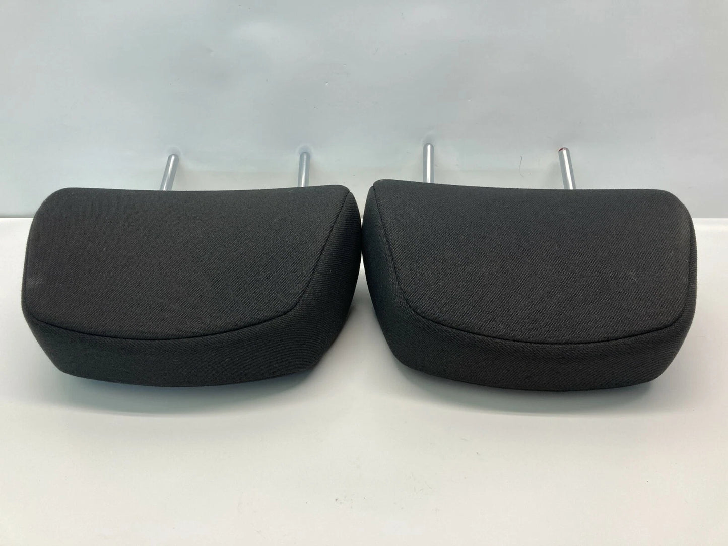 2008-2009 SATURN ASTRA FRONT LEFT & RIGHT SEAT HEADREST HEAD REST SET PAIR OEM