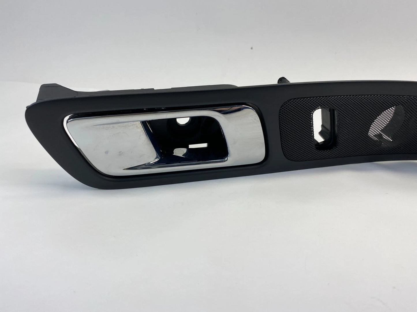 2016-2019 FORD POLICE INTERCEPTOR UTILITY FRONT RIGHT DOOR INNER HANDLE 7822600A