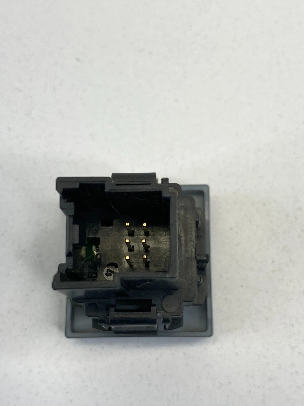 2008-2011 MERCURY MARINER DASH TRACTION SWITCH BUTTON CONTROL 9L8T-14B493-AAW