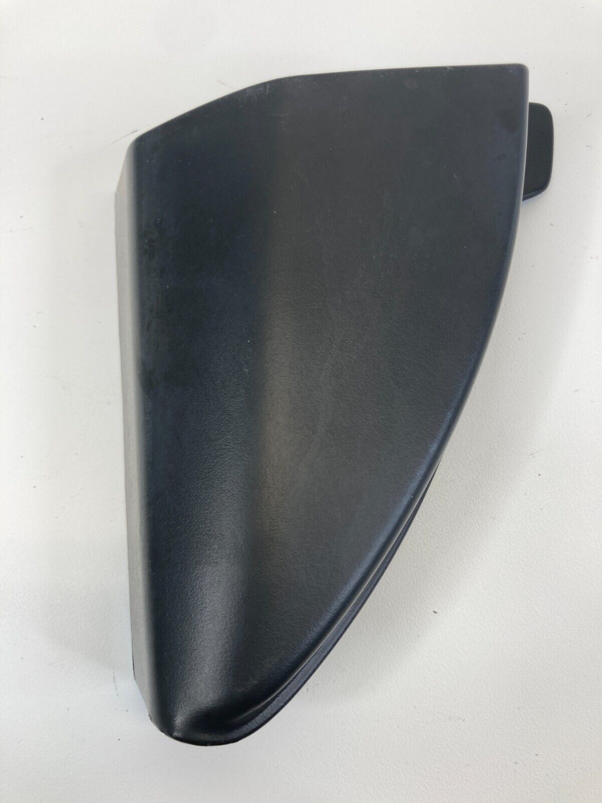 2011-2016 Chevrolet Cruze Front Right Passenger Interior Door Corner Cover