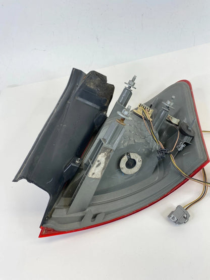 13-19 FORD TAURUS INTERCEPTOR SEDAN LEFT SIDE OUTER TAILLIGHT TAIL LIGHT LAMP