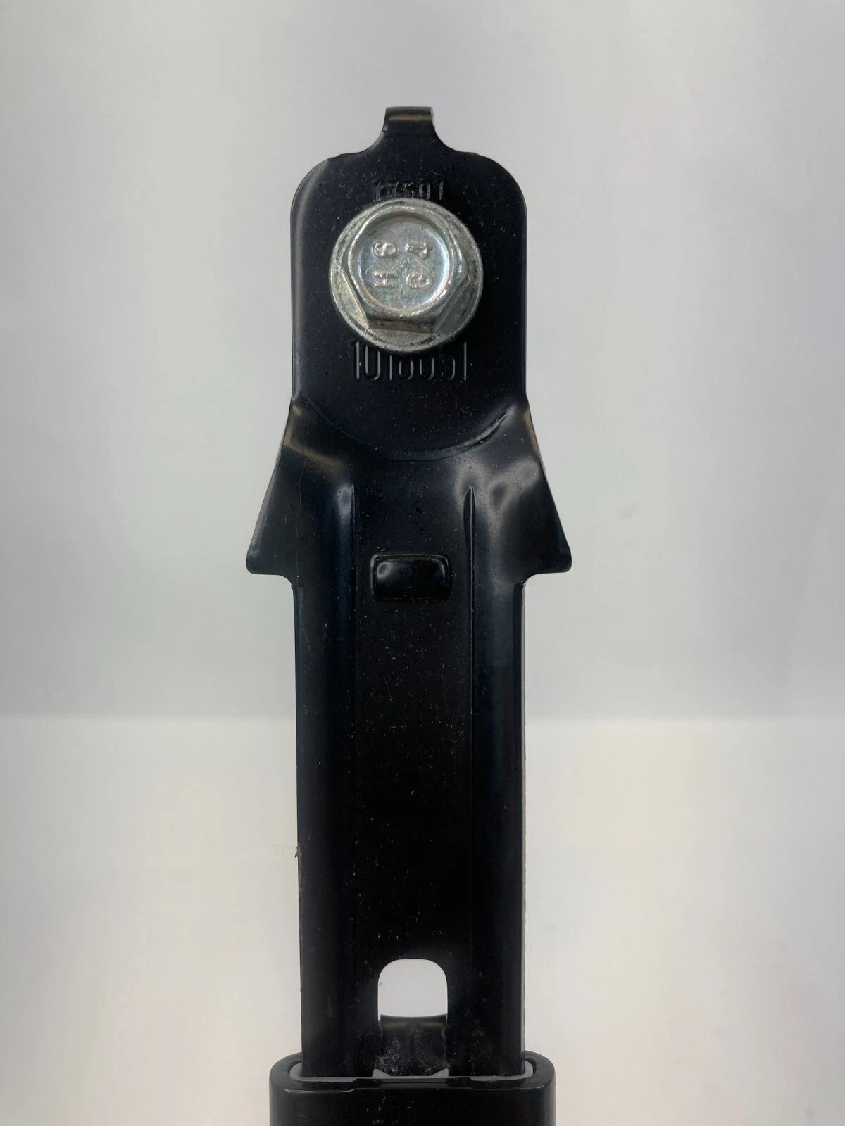 2005-2010 KIA SPORTAGE FRONT LEFT DRIVER SEAT BELT HEIGHT ADJUSTER OEM
