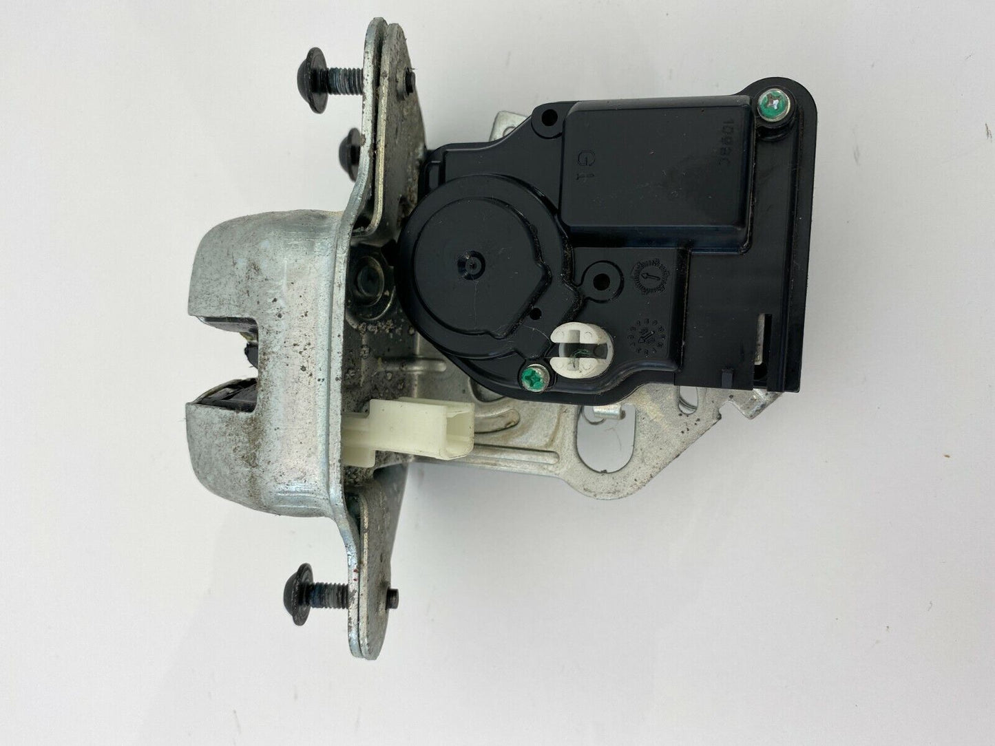 2007 2008 2009 2010 Jeep Patriot Rear Trunk Lock Latch Release Actuator OEM