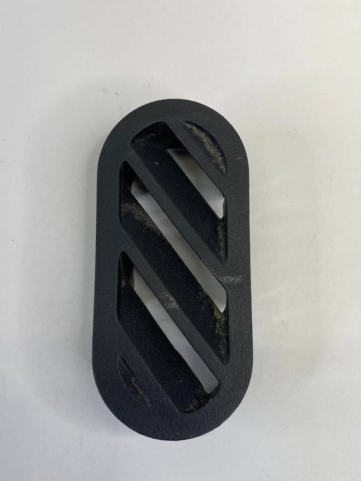 05-10 PONTIAC G6 FRONT RIGHT SIDE DASH AC AIR VENT DEFROSTER GRILLE 22690676 OEM