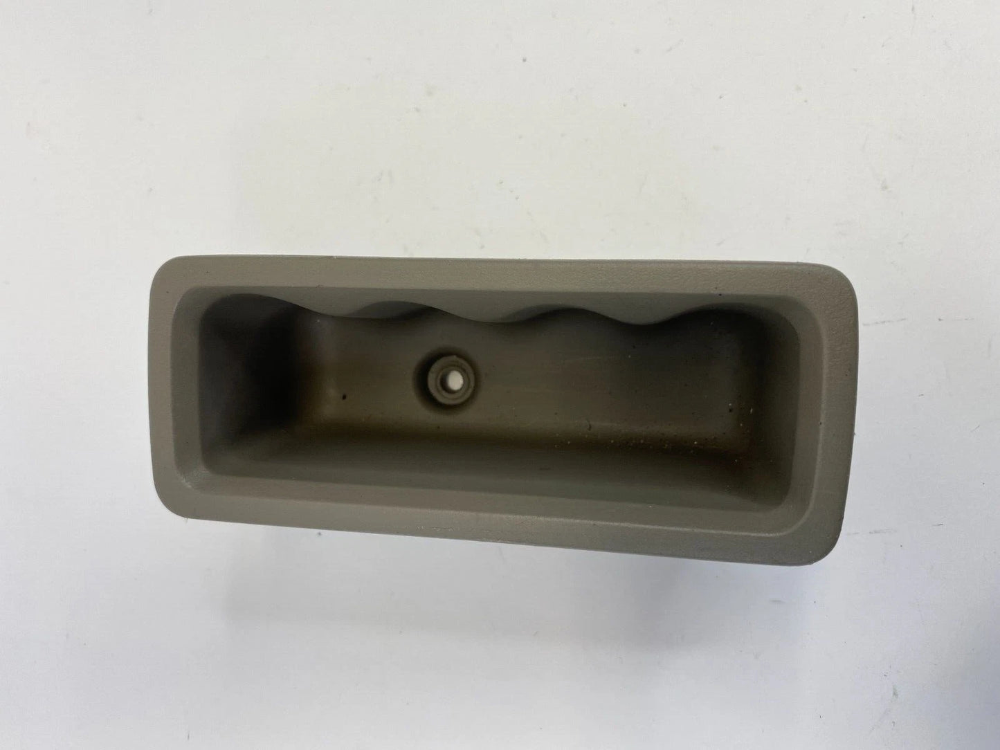 2005-2010 JEEP GRAND CHEROKEE REAR RIGHT INNER DOOR PULL HANDLE TRAY TRIM POCKET