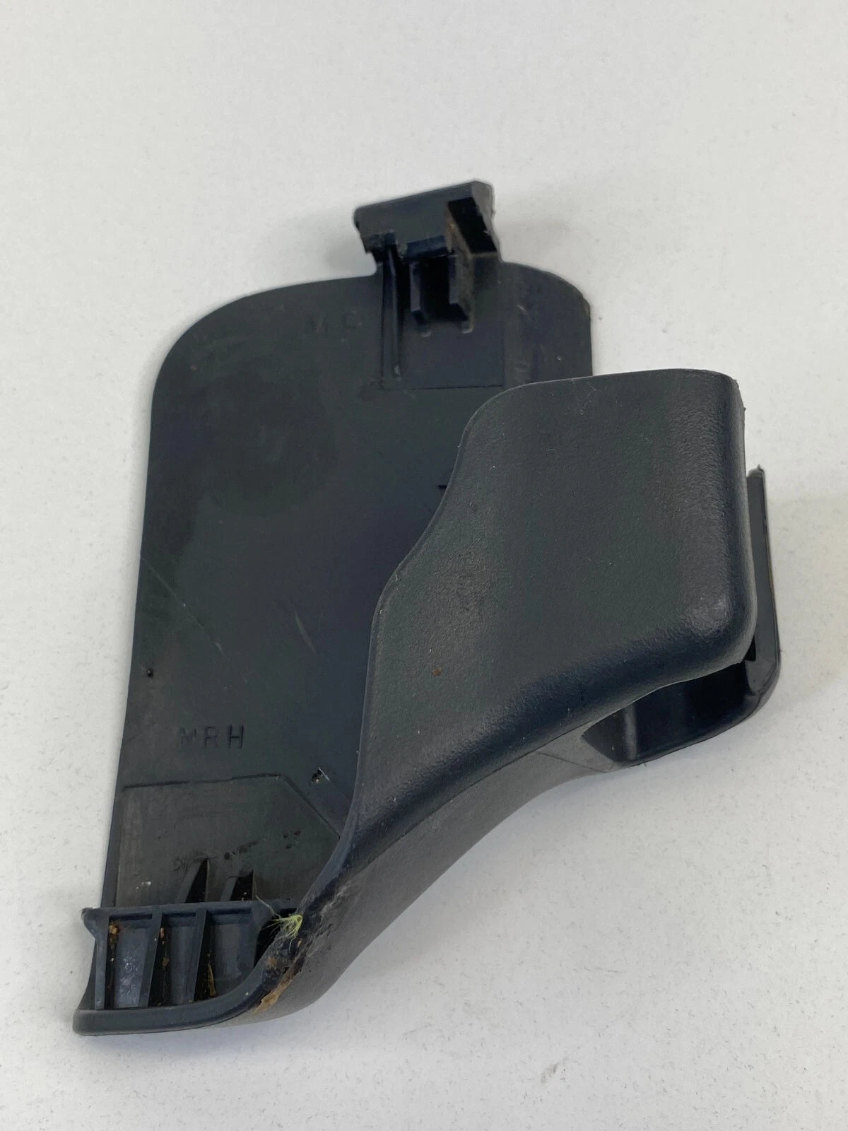 09-13 TOYOTA COROLLA INNER RIGHT PASSENGER SEAT TRACK BRACKET COVER 7215702140