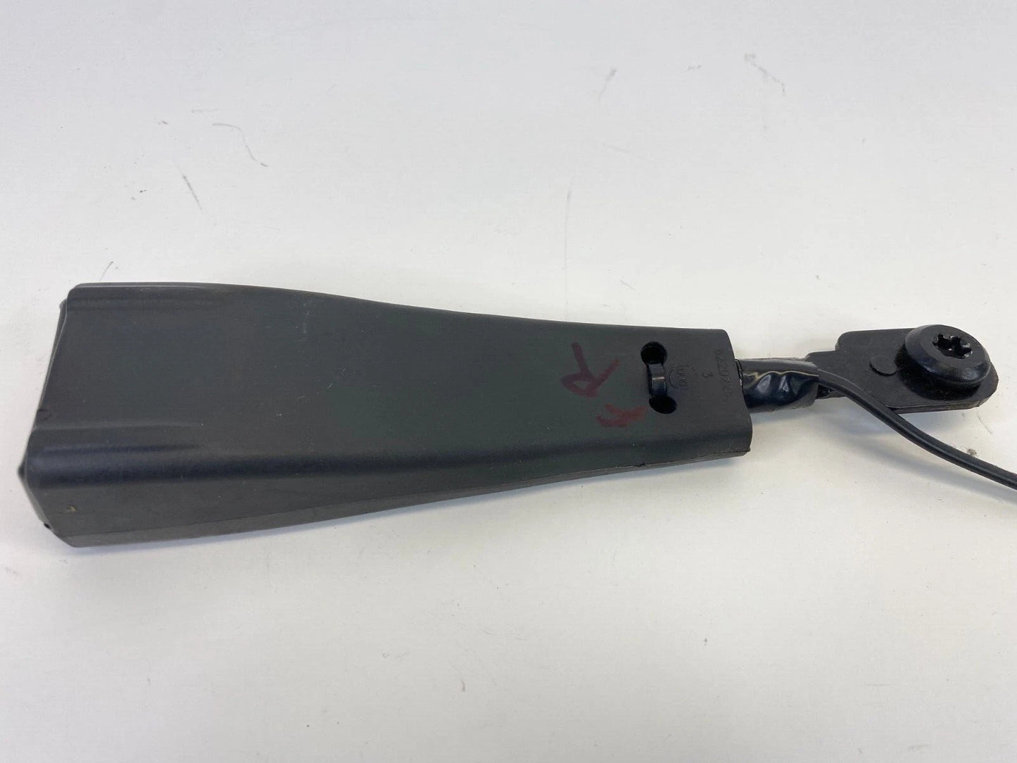 2011-2016 CHEVROLET CRUZE FRONT RIGHT PASSENGER SIDE SEAT BELT BUCKLE OEM