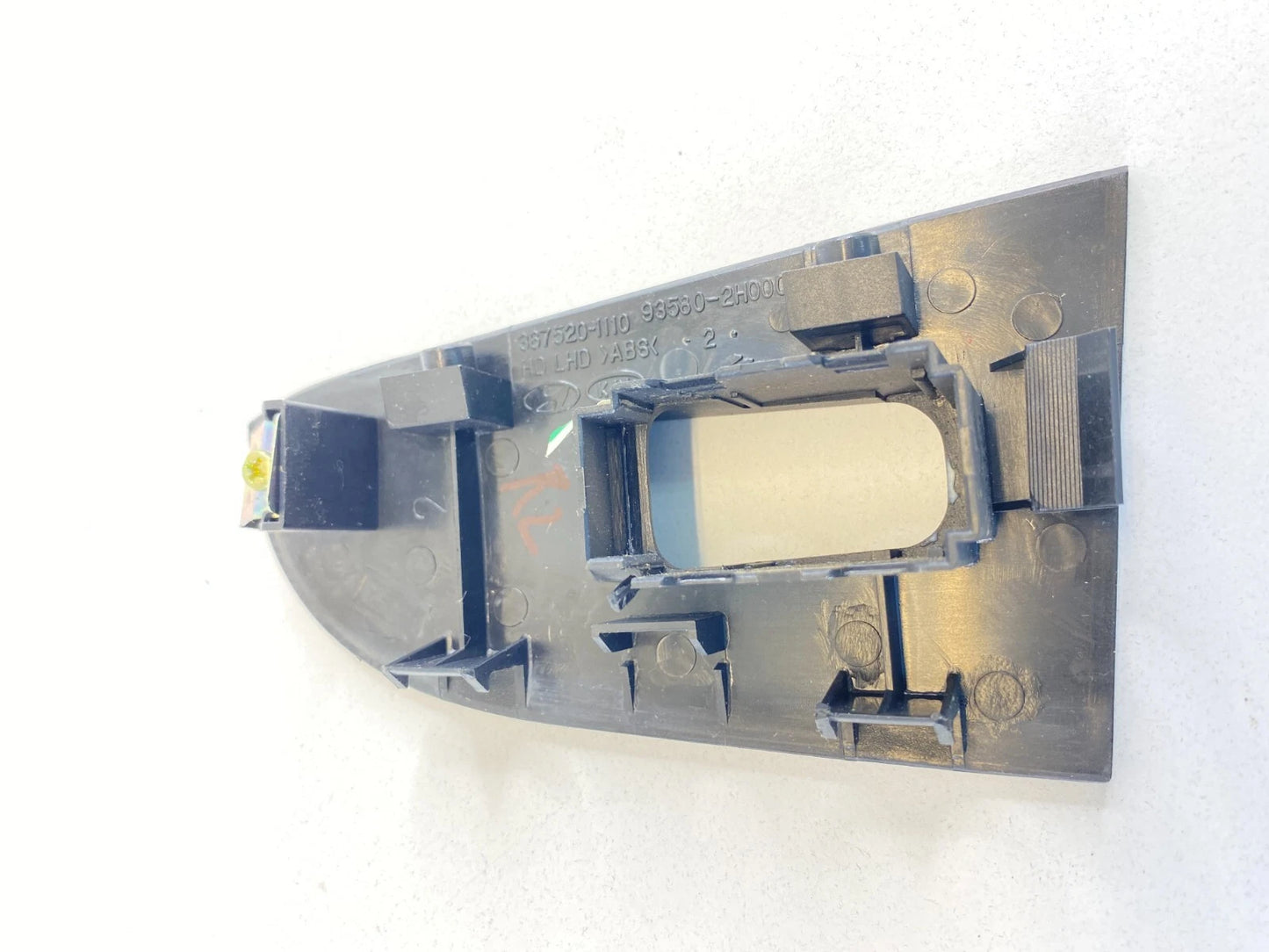 07-10 HYUNDAI ELANTRA SEDAN REAR LEFT DOOR WINDOW SWITCH BEZEL 93580-2H000 OEM