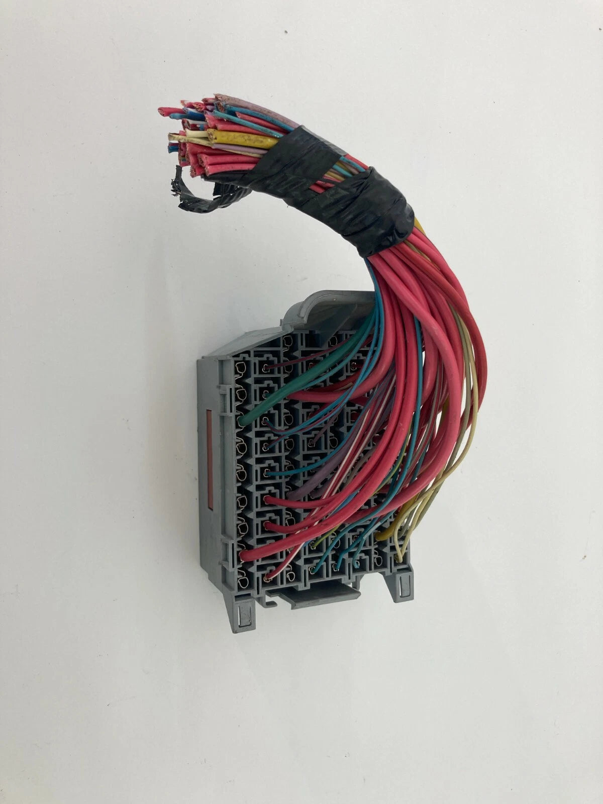 03-07 VOLVO XC70 FRONT DRIVER SIDE UNDER DASH FUSE BOX JUNCTION PANEL 9162439