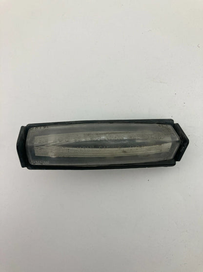 1998-2005 LEXUS GS300 SEDAN RIGHT SIDE TRUNK LICENSE PLATE LIGHT LAMP OEM