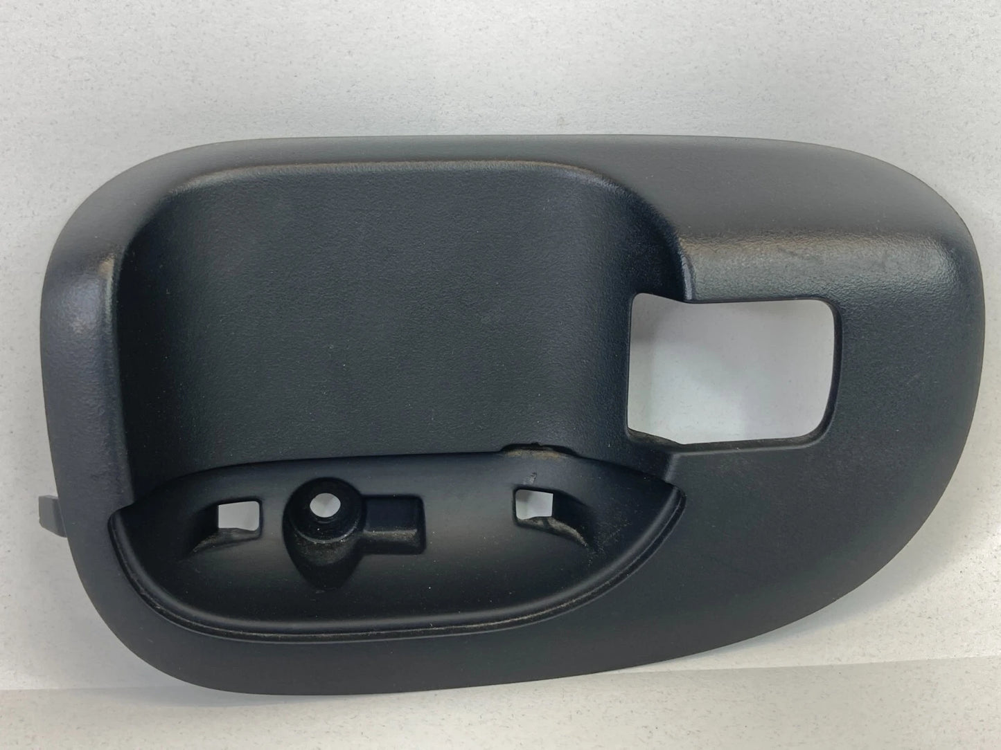2007-2010 DODGE CALIBER REAR RIGHT INTERIOR INNER DOOR HANDLE BEZEL COVER TRIM