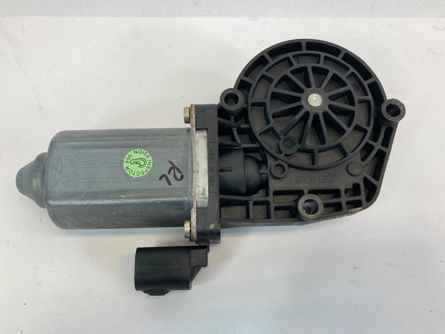 03-06 LINCOLN NAVIGATOR REAR LEFT SIDE DOOR POWER WINDOW MOTOR 2L147827144AB OEM