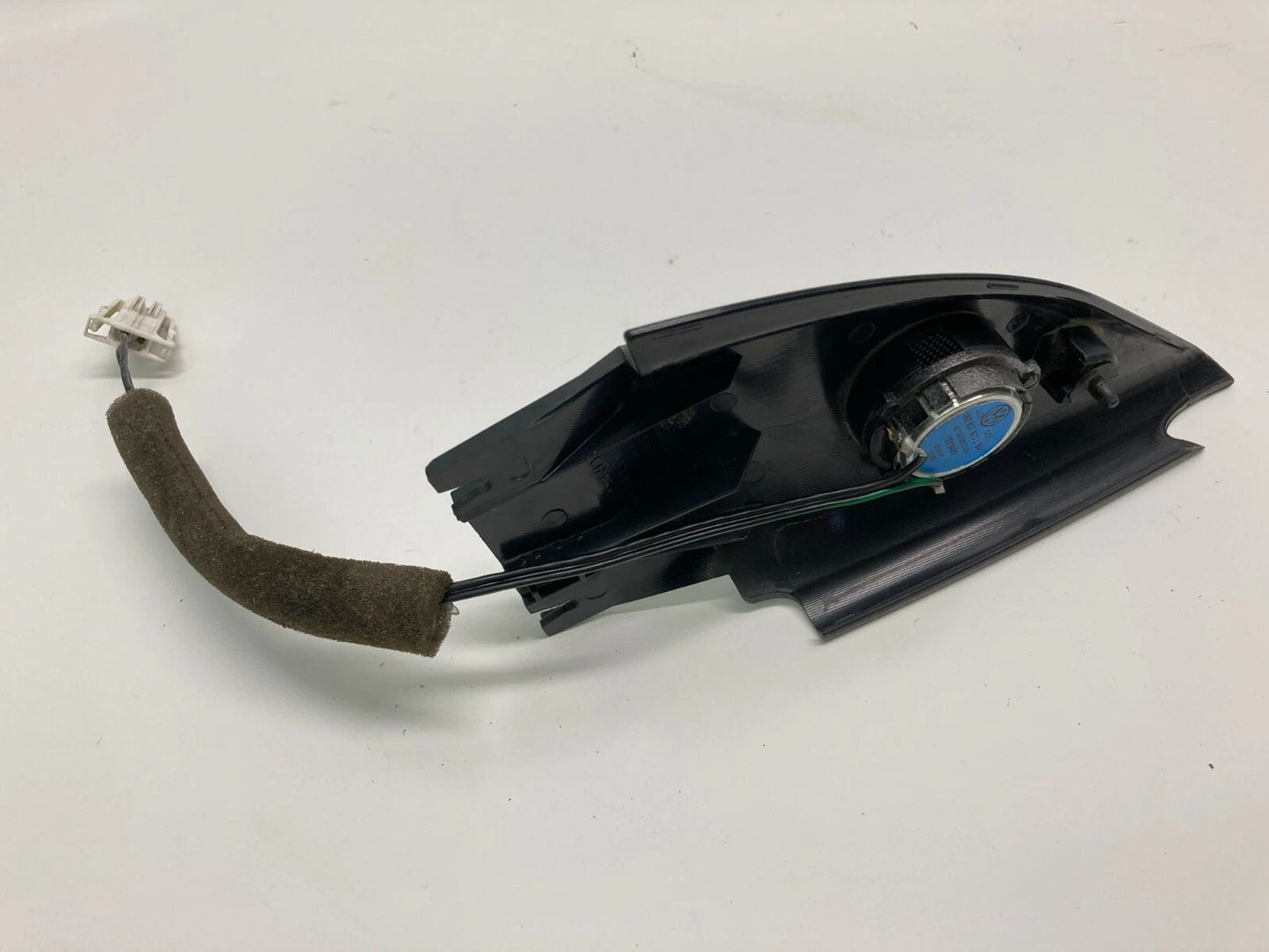 02-05 VOLKSWAGEN PASSAT LEFT DRIVER DOOR TWEETER SPEAKER CORNER COVER 3B0837973L
