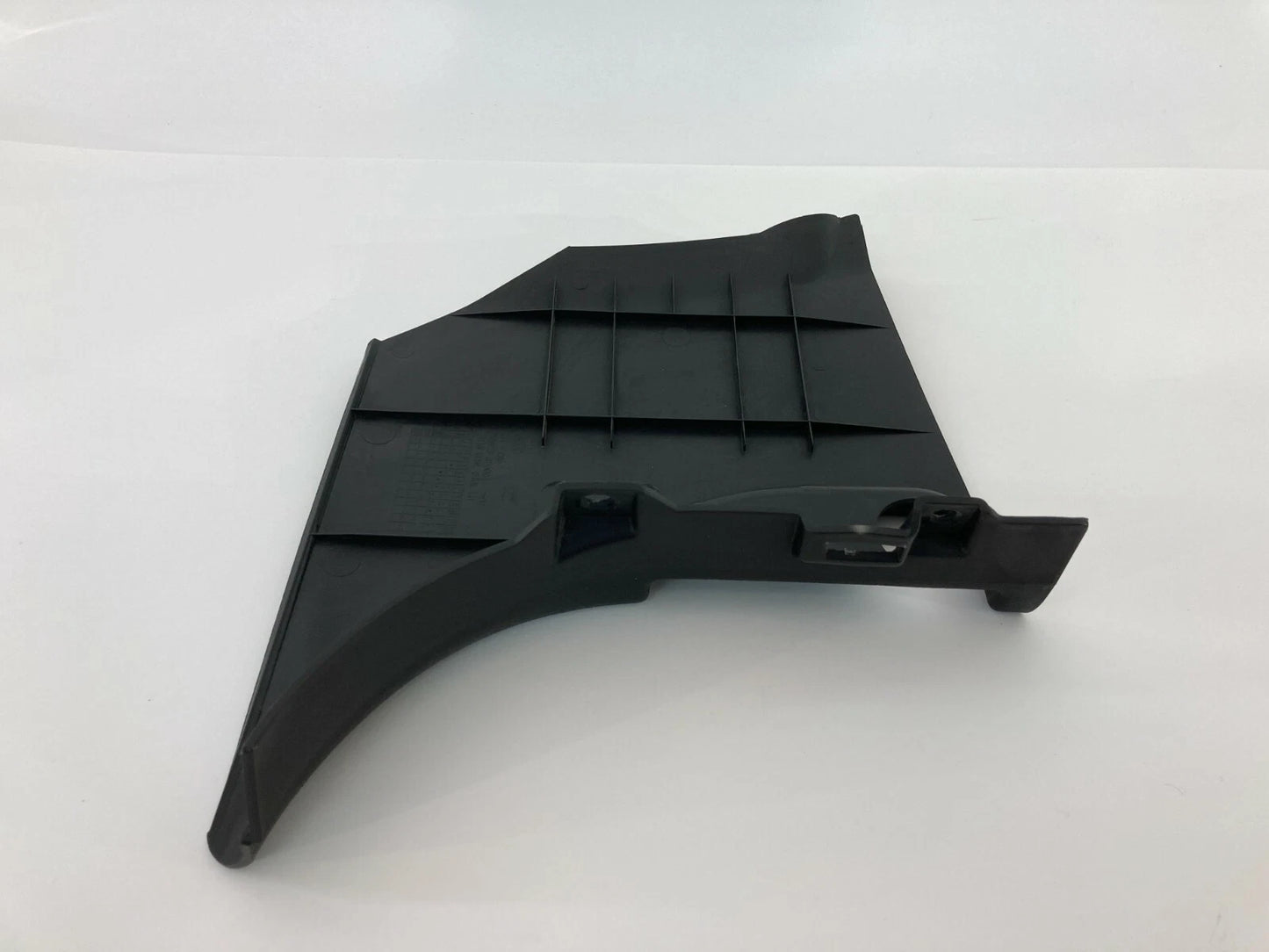 2004-2006 KIA AMANTI FRONT LEFT DRIVER SIDE KICK PANEL COVER TRIM 85823-3F00