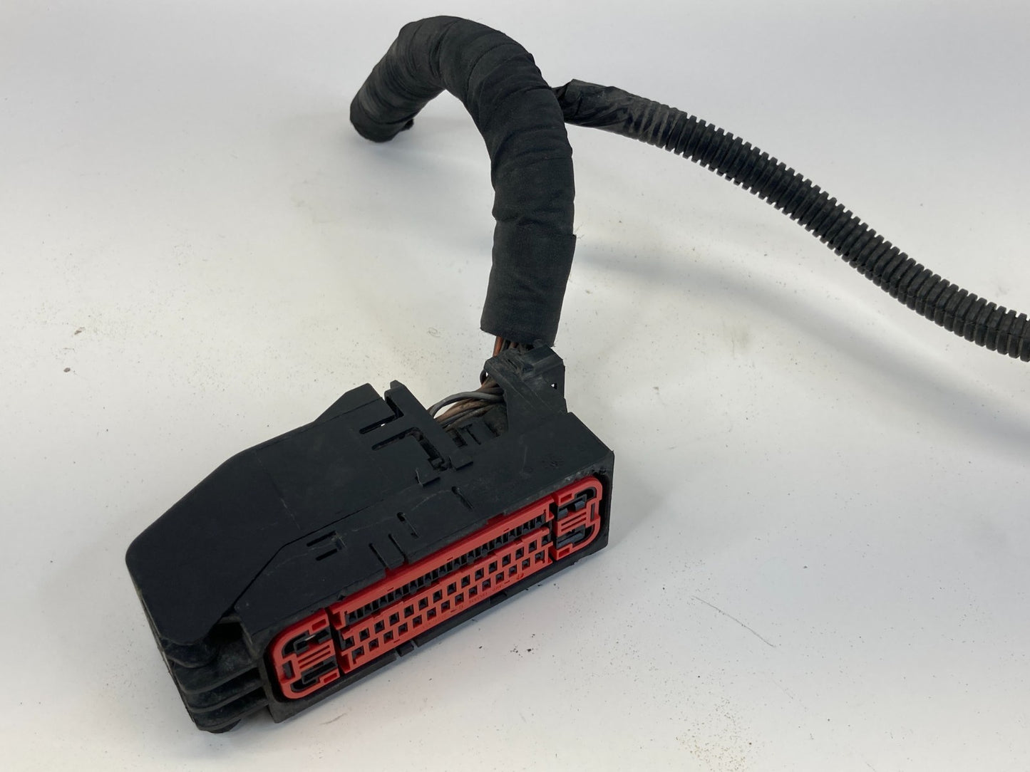 12-15 Chevy Captiva Sport 2.4 AT ABS Anti Lock Brake Pump Connector Plug 1358529