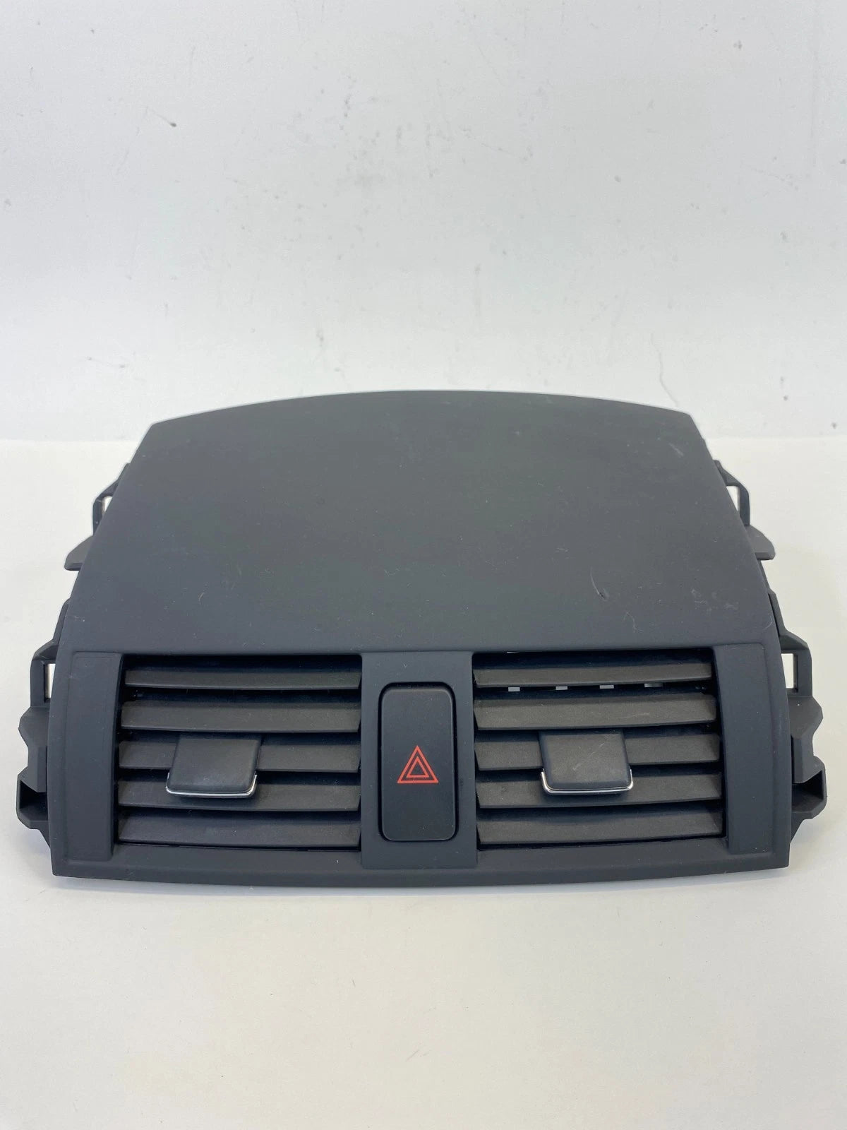 2009 10 11 TOYOTA COROLLA DASH CENTER A/C OUTLET AIR VENT W/CLOCK HAZARD SWITCH